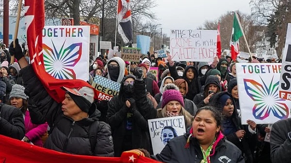 -29 градуса и арестувани духовници: Огромни протести срещу ICE отново заляха Минеаполис