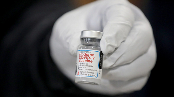 Пристига първата пратка от ваксината срещу COVID-19 на Moderna