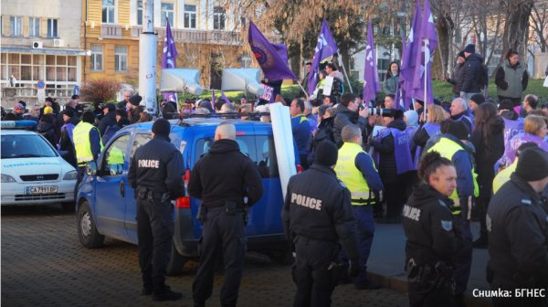 КНСБ към депутатите: Поименно за заплатите – после идва Видовден