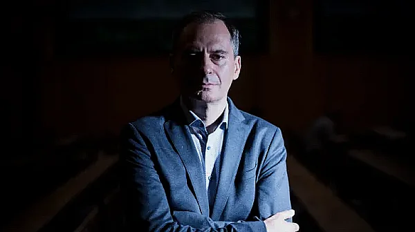 „Студентски проект“ или шпионаж: Българка разкри как е следила Христо Грозев