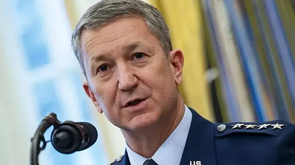 Баланс на ръба: Първият генерал на САЩ между Тръмп и риска от война с Иран