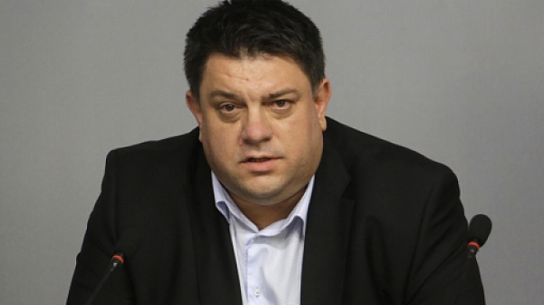 Атанас Зафиров: Трябва да се правят компромиси, за да се спасява България