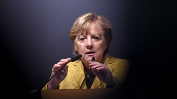 Ангела Меркел готова да стане посредник в преговорите между Украйна и Русия