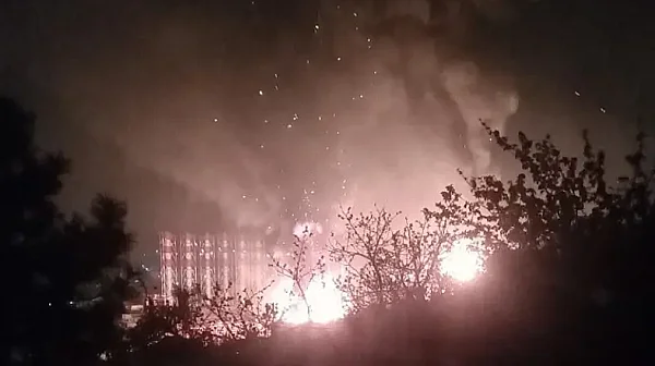 Украински дронове удариха петролна база в руския Туапсе