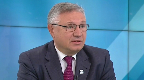 Бивш военен министър: Малко е вероятно Русия да нахлуе в Украйна