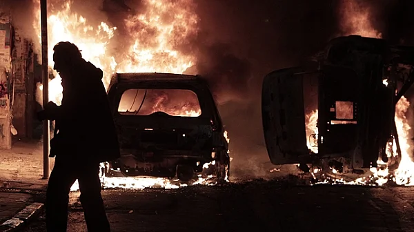 Над 300 арестувани и няколко ранени: Сблъсъци между анархисти и полиция събудиха Солун