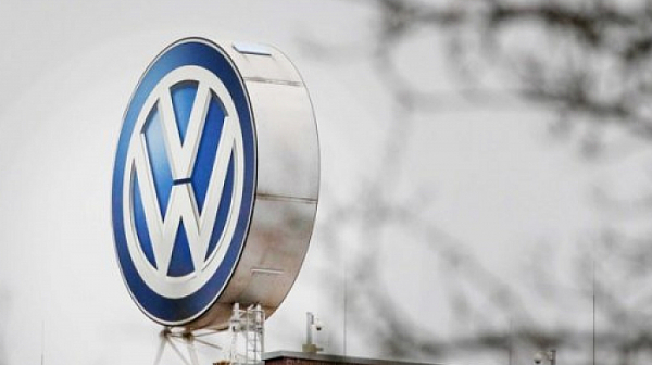 Разследват шефове на Volkswagen за свръх високи заплати на определени служители