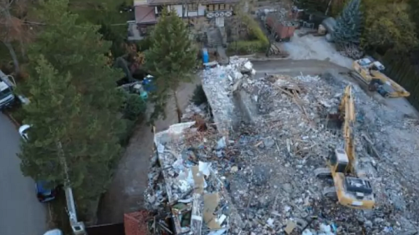 Край на една епоха: Боянският сарай на Доган изравнен със земята