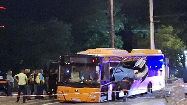 Съдът наложи 20 години затвор на Виктор Илиев, който влетя с кола в автобус и уби човек