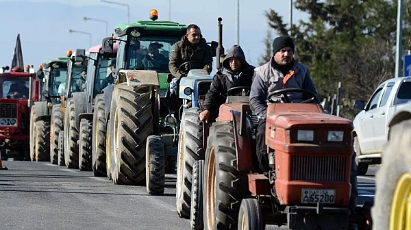 Гръцките фермери подновяват блокадата, възможни са затруднения по границата с България