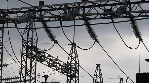 КЕВР: Цените на тока за битовите клиенти се увеличиха с 3,4%, топлоенергията - с до 30% за година