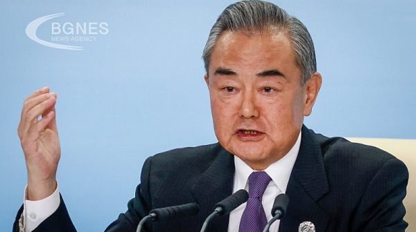 Китайският външен министър: Трябват спешни действия, за да спре хуманитарната катастрофа в Газа