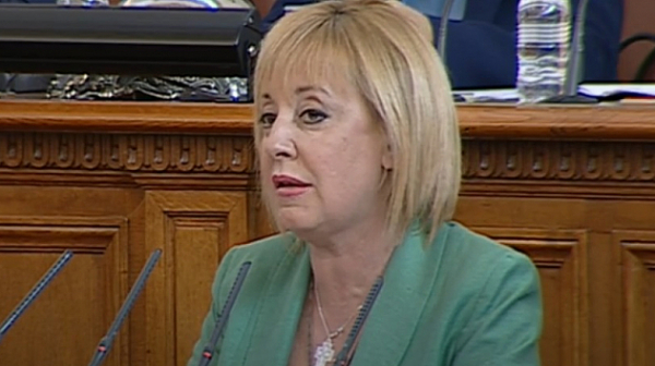 Манолова внесе законопроект за контрол над колекторите