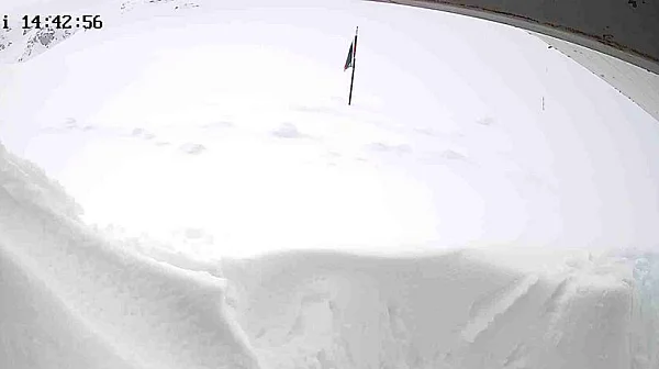 Падна рекордът за сняг на връх Ботев