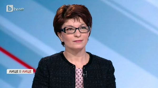 Десислава Атанасова: Като че ли някой забрани на Радев да говори за 28 март