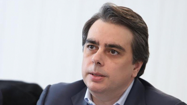 Асен Василев заподозря конспирация между акцията срещу Nexo и връчването на третия мандат