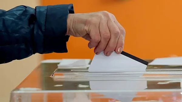 НС ограничава броя на секциите извън ЕС, идеята за машинно отчитане на резултатите не мина