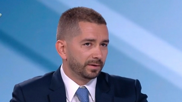 Слави Василев: България би могла да излезе от всички други кризи, ако реши политическата