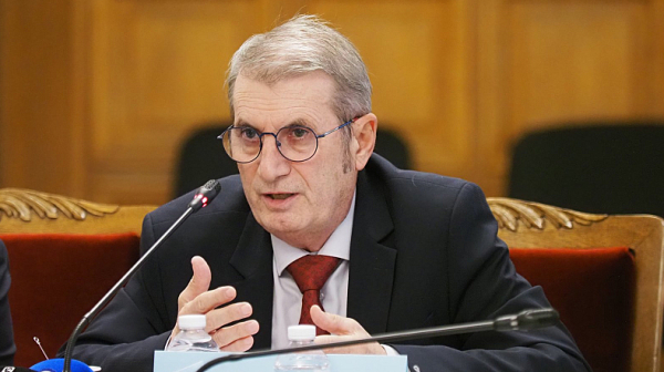 Министър Хинков: Зарекъл съм се, че ще докарам детската болница до първа копка
