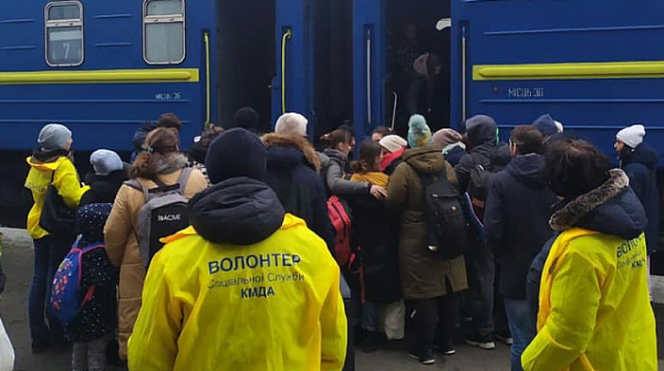 В Киев евакуират деца и възрастни със специални нужди