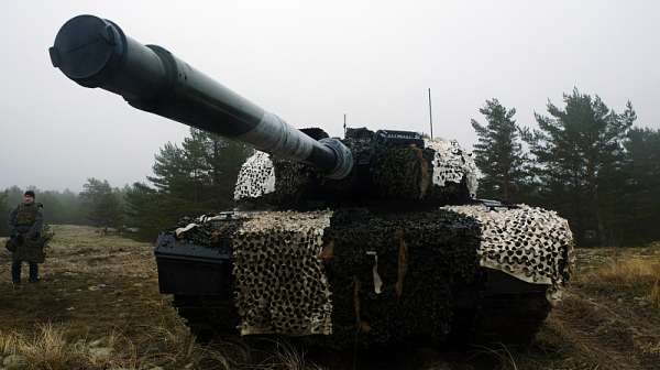 Испания ще достави на Украйна танкове 