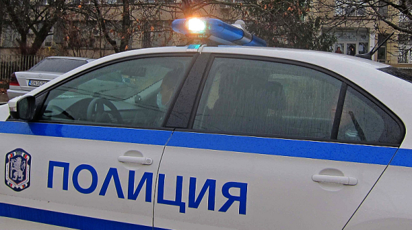 Катастрофа с патрулка блокира Подбалканския път