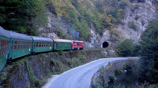 Променят движението на Родопската теснолинейка