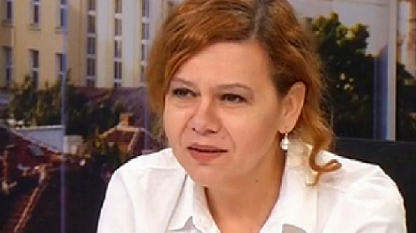 Двама членове на СЕМ поискаха оставката на шефката Соня Момчилова