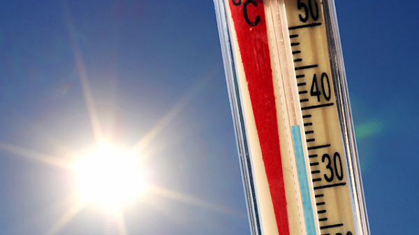 Адски температури в Гърция! До 44 градуса се очакват през следващите дни