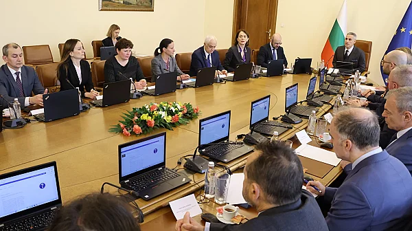 Служебният кабинет "Гюров" освободи и осем заместник областни управители