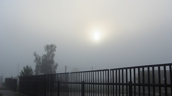 Облачност и мъгли, до 12° в страната