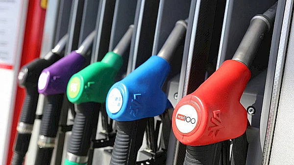 Защо цените на дизела вървят по-бързо нагоре от тези на бензина