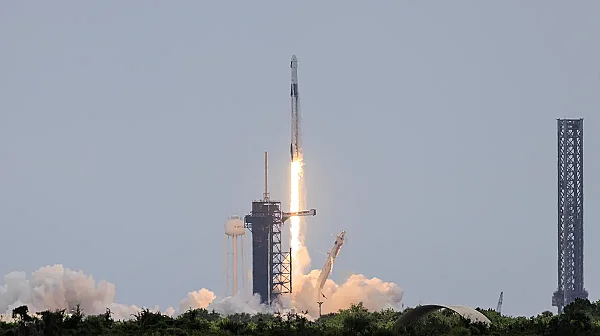 До Луната и назад: Планът на НАСА за историческата мисия Artemis II