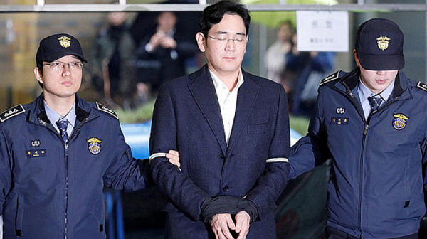 В Южна Корея е така: Наследникът на „Самсунг“ осъден за корупция. А тук?