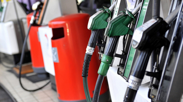 НАП откри: Бензиностанциите мамят с отстъпката от 25 ст.