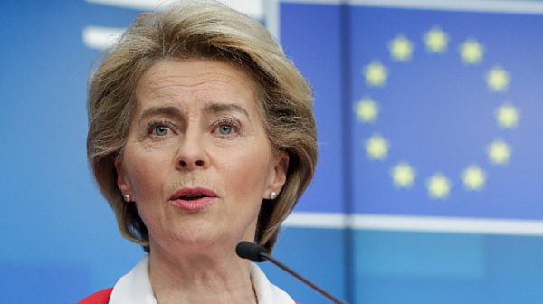 Урсула фон дер Лайен идва в България по покана на Кирил Петков