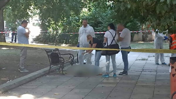 Откриха тяло на мъж пред Археологическия музей във Варна, потвърдено е убийство