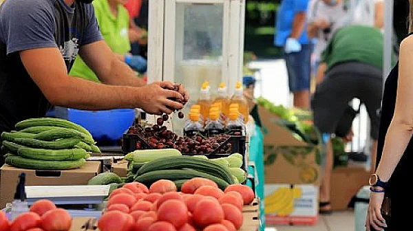 Потребителската кошница поскъпна със 7,4% за година