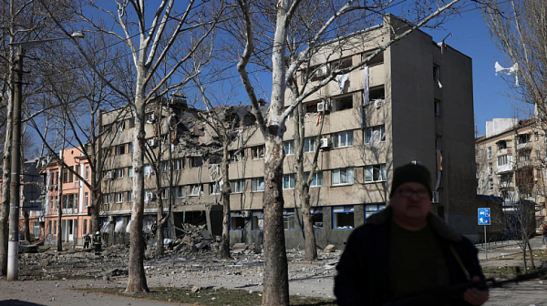 Украйна съобщава за руски обстрел на жилище в Николаев, има и убити