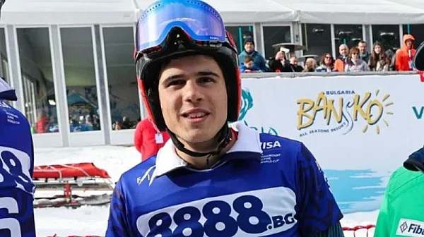 Тервел Замфиров на първо място, Радослав Янков на трето в гигантския слалом по сноуборд
