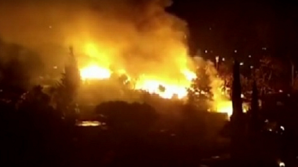 Пожар избухна край бежански лагер в Гърция