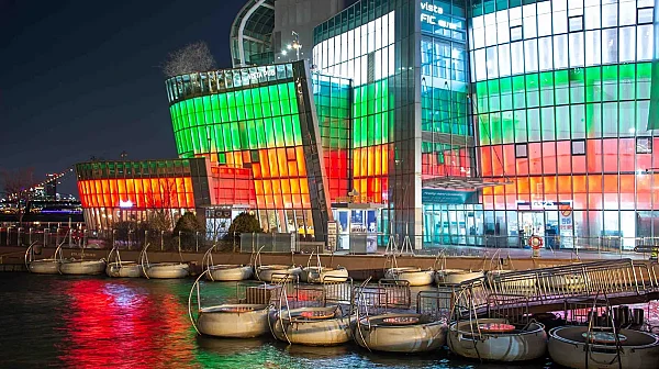 Сеул сияе в бяло, зелено и червено: Южна Корея почете празника на България