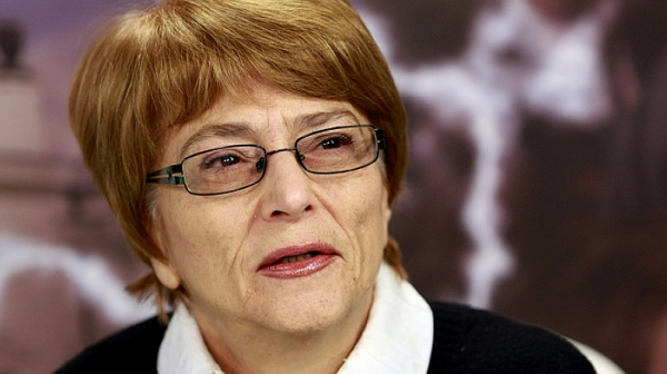 Журналистката Копринка Червенкова: Партиите пазят ”козове в ръкавите си” за края на кампанията