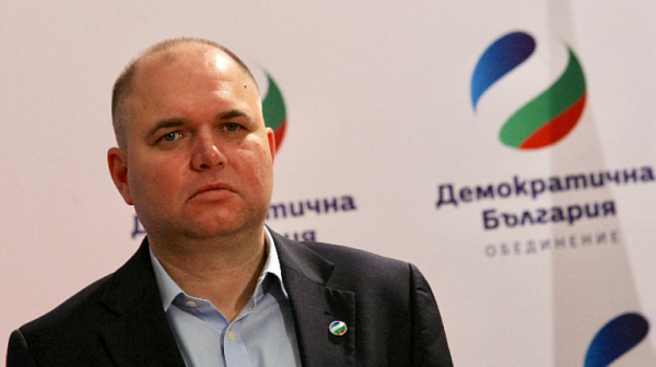 Владислав Панев, ДБ: Няма да подкрепим правителство с Габровски. Бихме се срещнали с БСП за трети мандат
