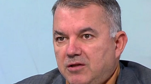 Съвети към потребителя от Богомил Николов: По празниците най-добре е плащането с карта