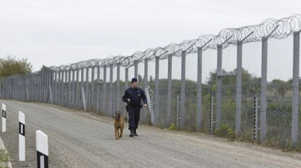 Незаконните преминавания на външните граници на ЕС са скочили с над 70%