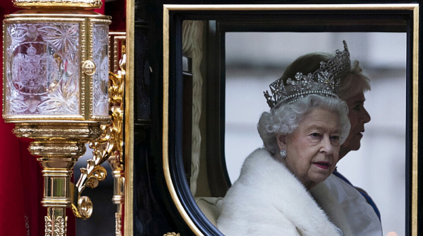 Елизабет II: Приоритет на моето правителство е пандемията