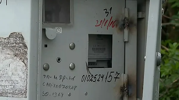 Пореден абсурд с тока: Пенсионери платиха сметка от 3100 евро