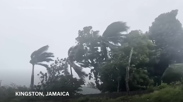 Трима загинали и десетки хиляди без ток още преди „Мелиса“ да удари Ямайка