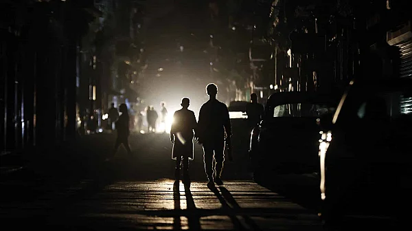 Историческо: САЩ кацнаха в Куба след почти 10 г. и поставиха условия за реформи